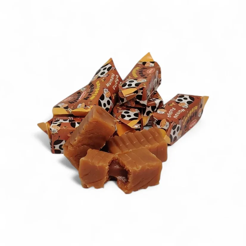 Krovka s prírodným medom 350 g Krowkaland detail karamelovej náplne.